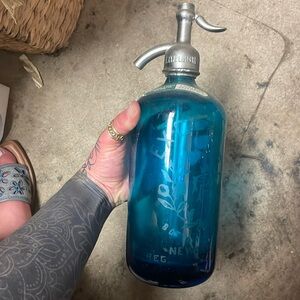 VTG BLUE GLASS SODA CYPHON